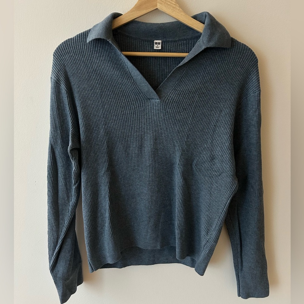 Uniqlo Women’s Ribbed V‑Neck Polo Sweater - Light Blue